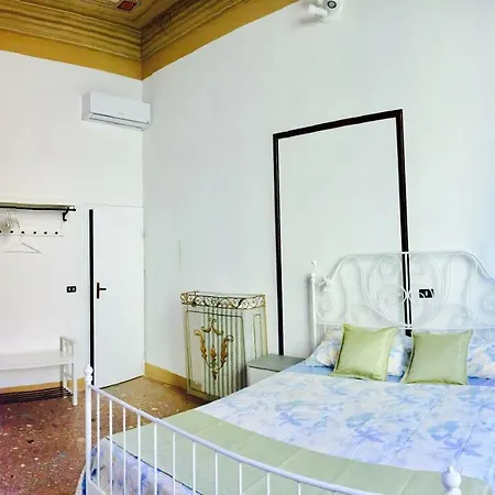 Couette-café Belle Arti Bologne